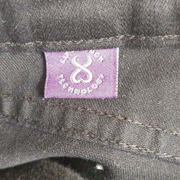 5/$55 NYDJ (Not Your Daughter's Jeans) black cotton blend Bermuda shorts, 4 - Picture 4 of 7